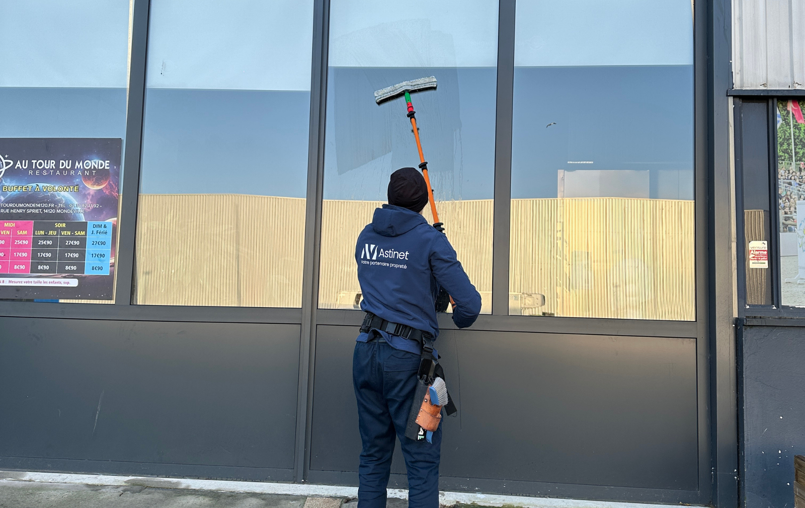 Nettoyage professionnel de vitres à Caen par Astinet