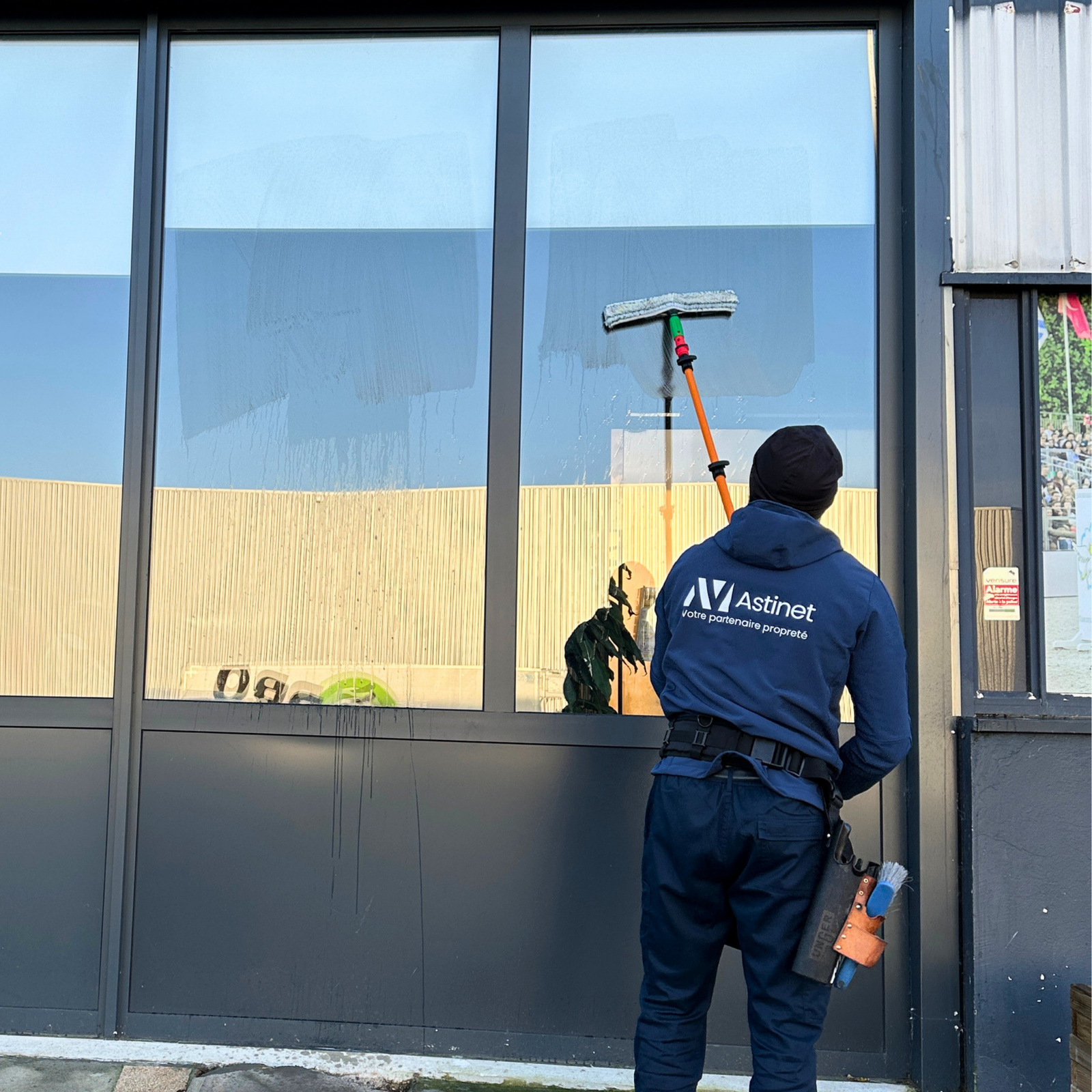 Nettoyage de vitre à Caen par Astinet